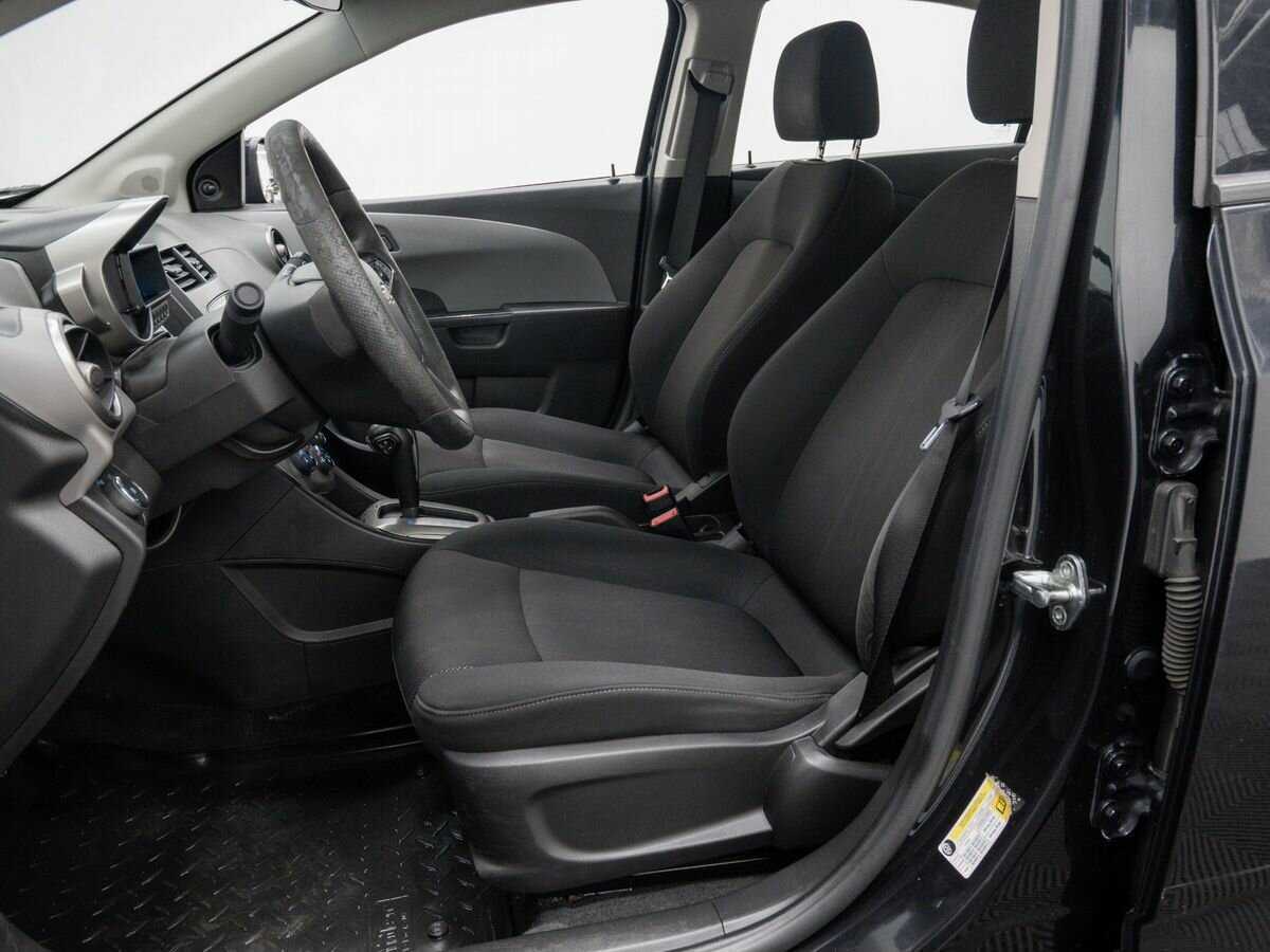 Купить Chevrolet Aveo с пробегом. Фото: #10