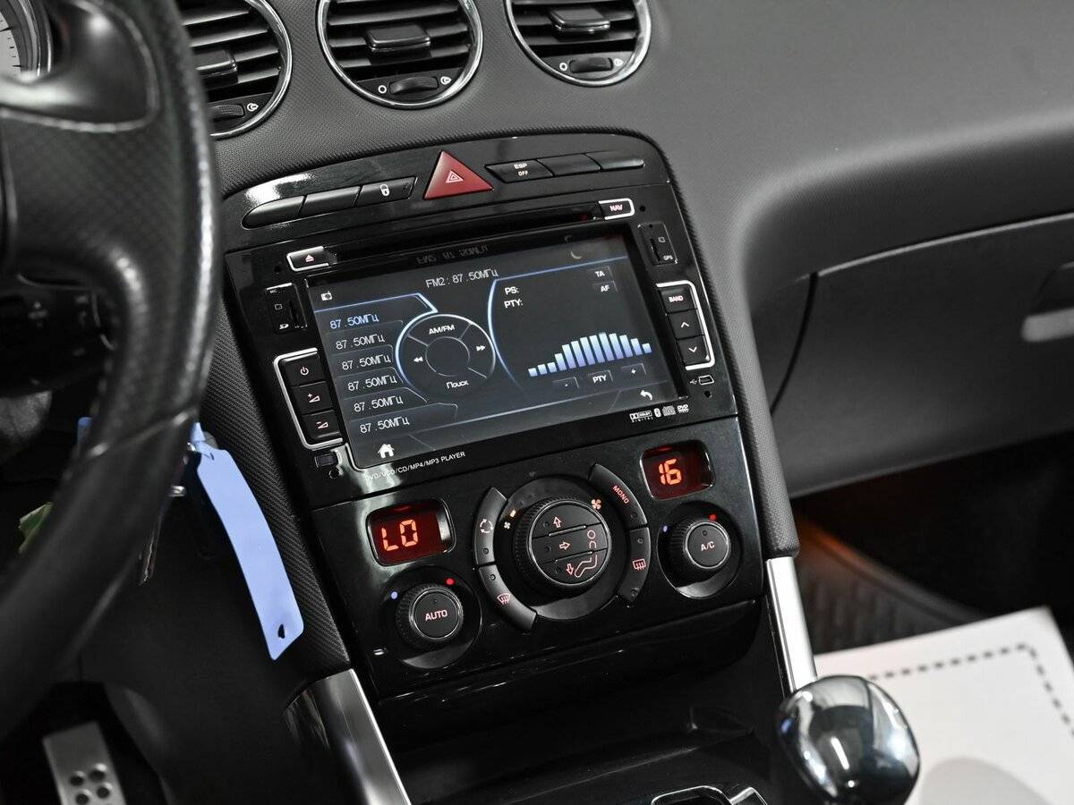 Купить Peugeot 308 с пробегом. Фото: #9