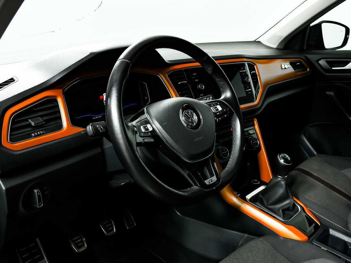 Купить Volkswagen T-Roc с пробегом. Фото: #12