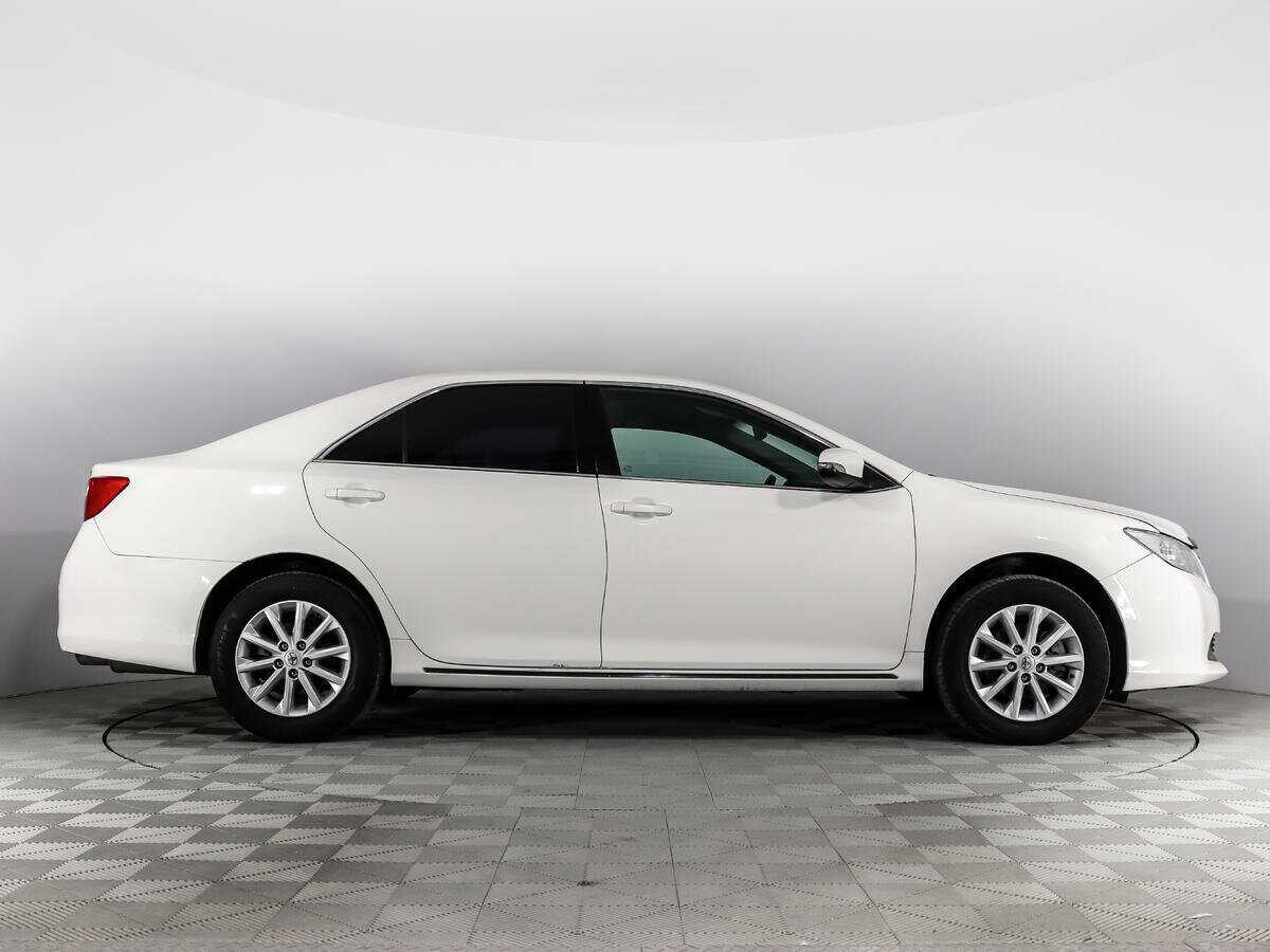 Купить Toyota Camry с пробегом. Фото: #3