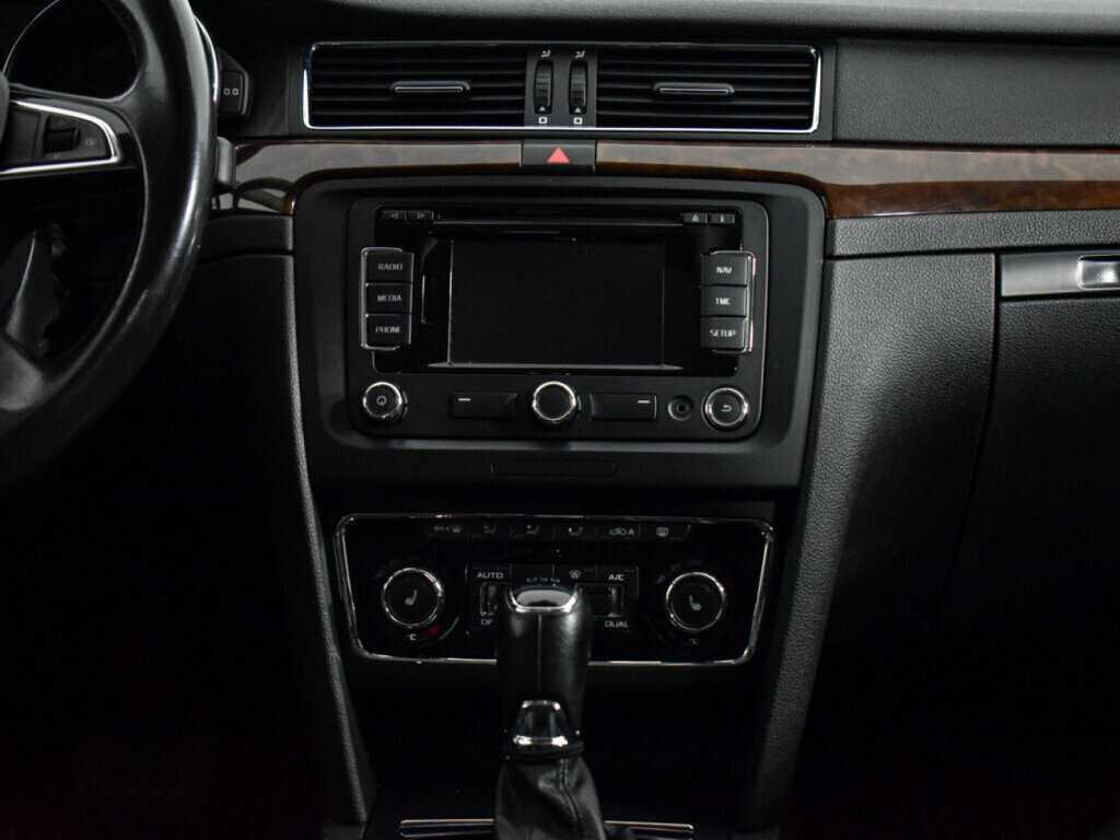 Купить Skoda Superb с пробегом. Фото: #11