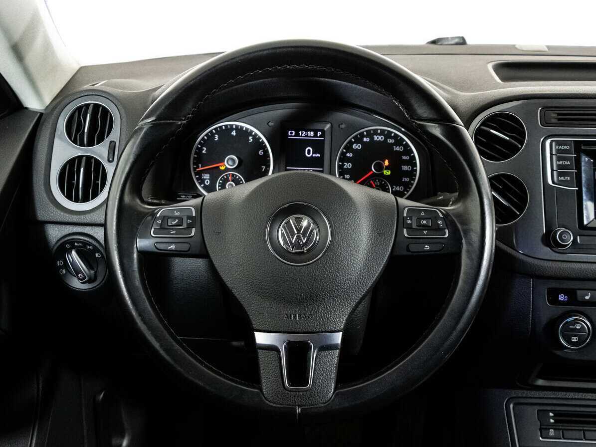 Купить Volkswagen Tiguan с пробегом. Фото: #9