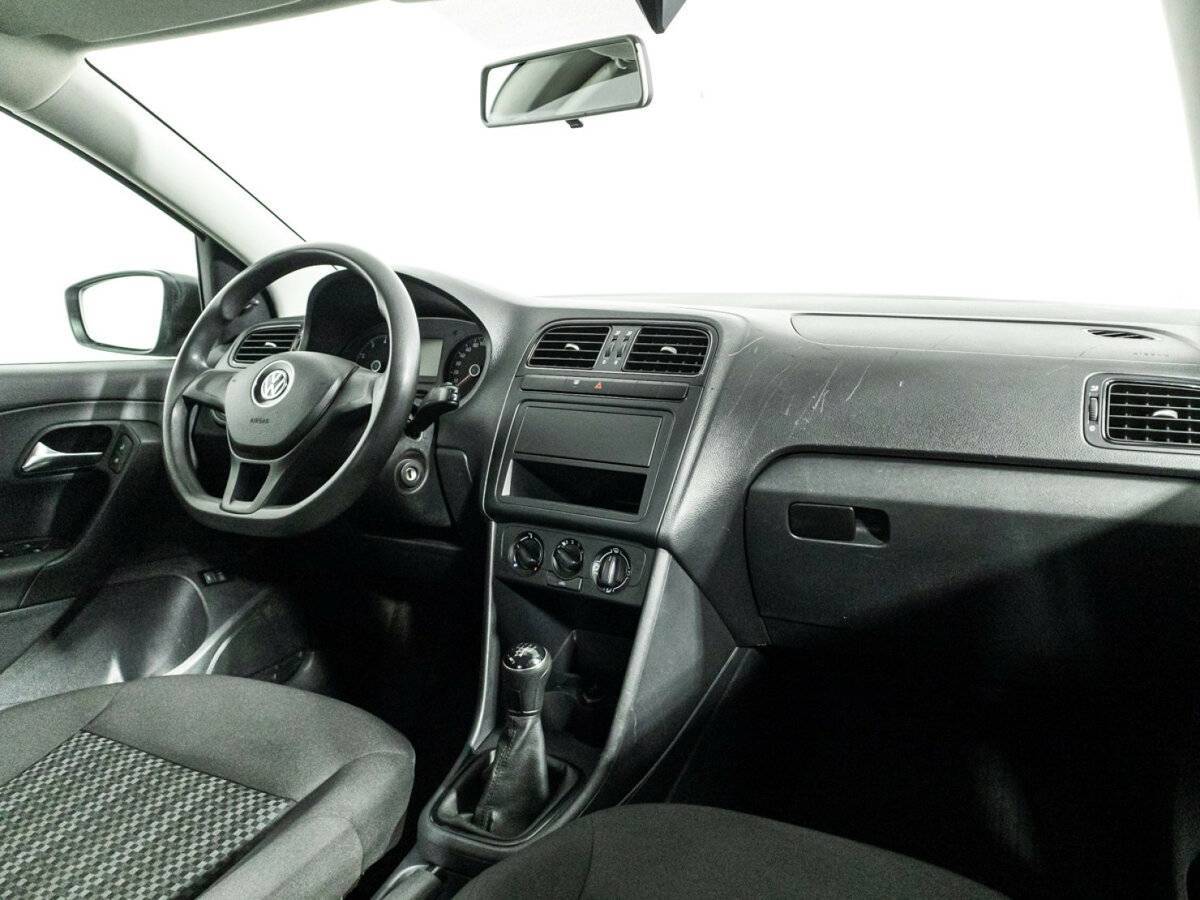 Купить Volkswagen Polo с пробегом. Фото: #8