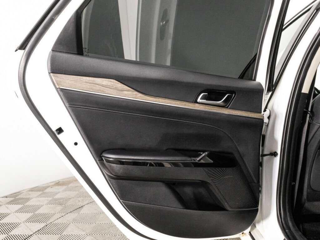 Купить Kia K5 с пробегом. Фото: #24