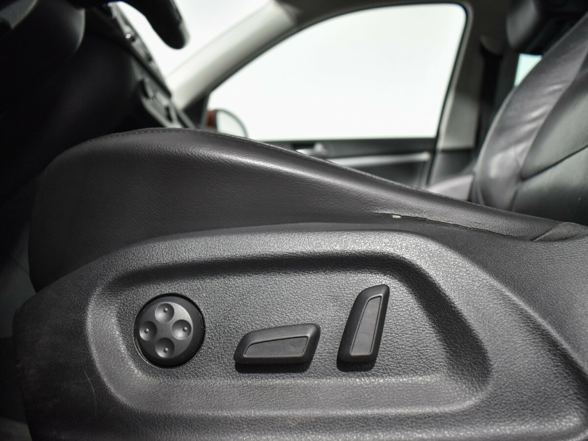 Купить Volkswagen Tiguan с пробегом. Фото: #14