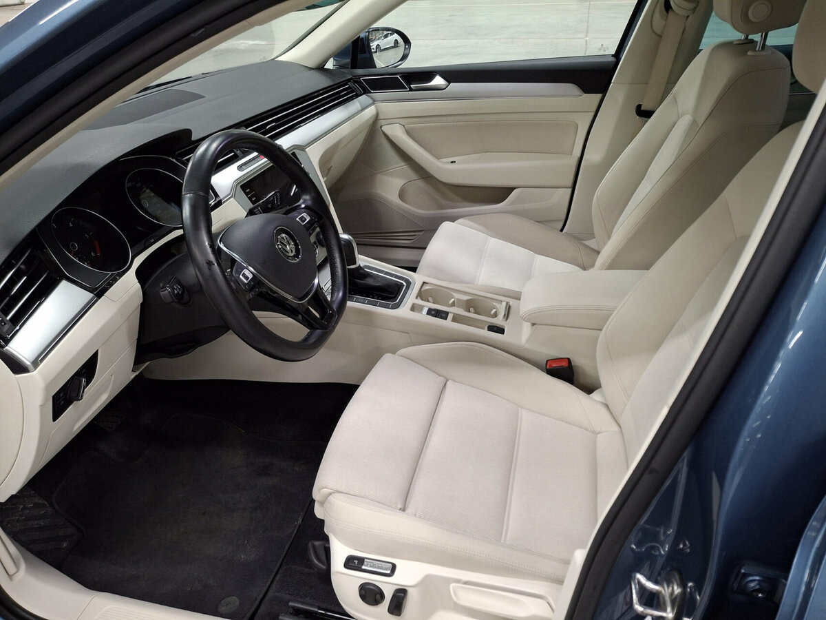 Купить Volkswagen Passat с пробегом. Фото: #15