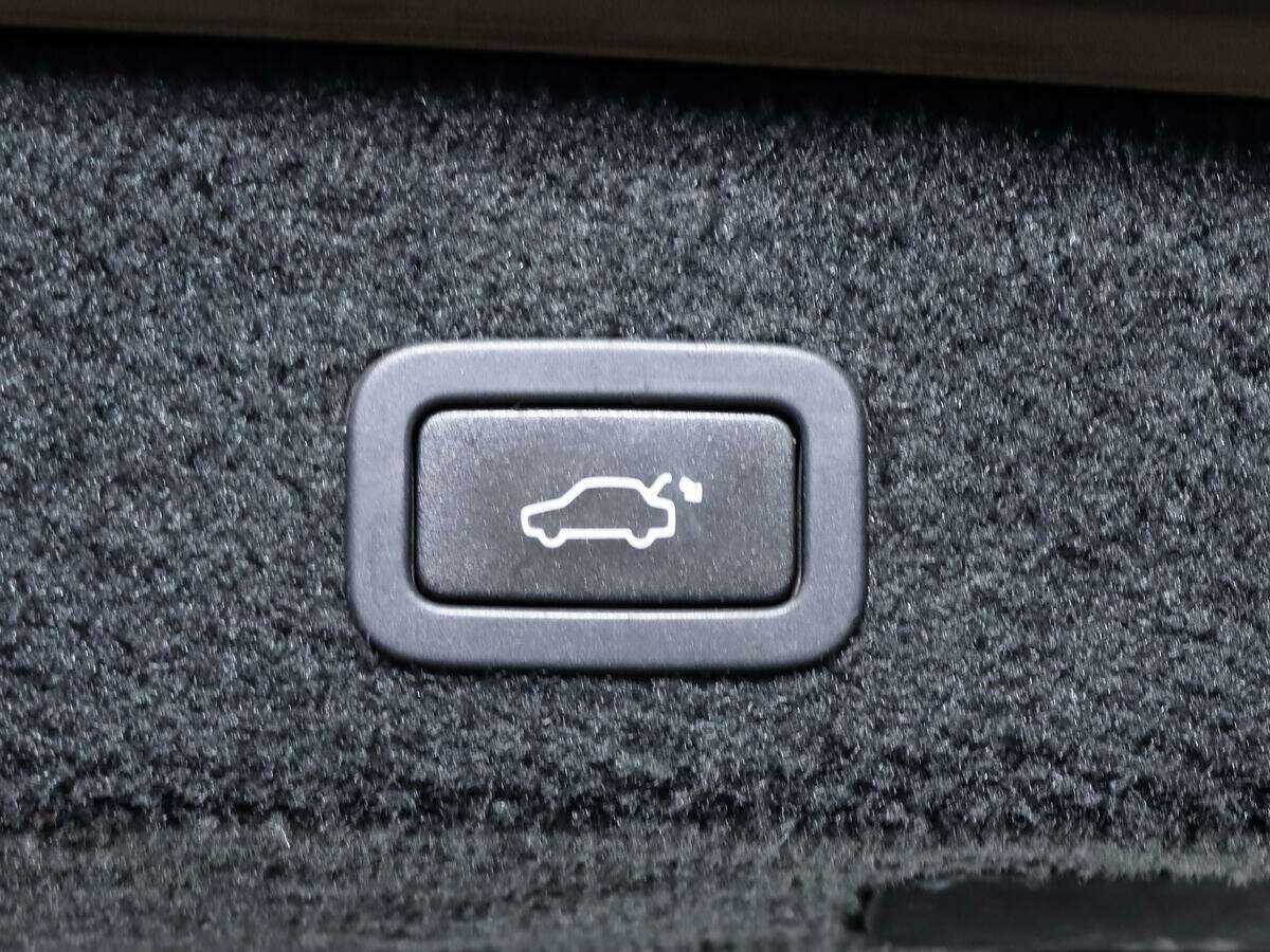 Купить Volvo XC70 с пробегом. Фото: #17