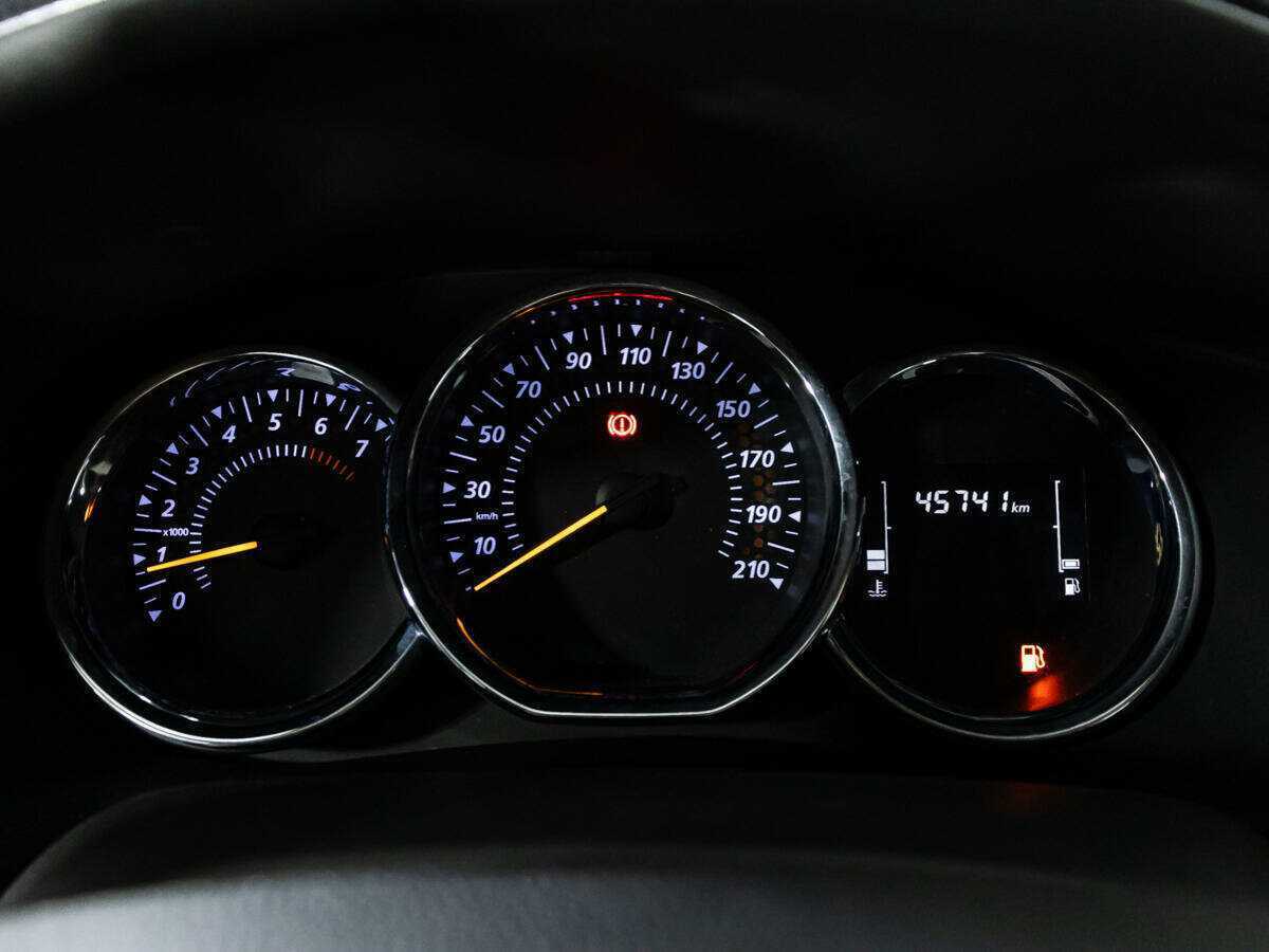 Купить Renault Logan с пробегом. Фото: #11