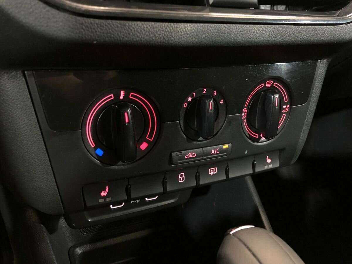 Купить Volkswagen Polo с пробегом. Фото: #13