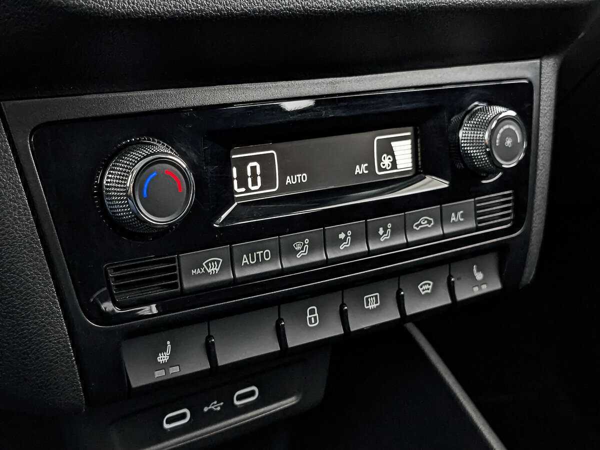 Купить Skoda Rapid с пробегом. Фото: #21