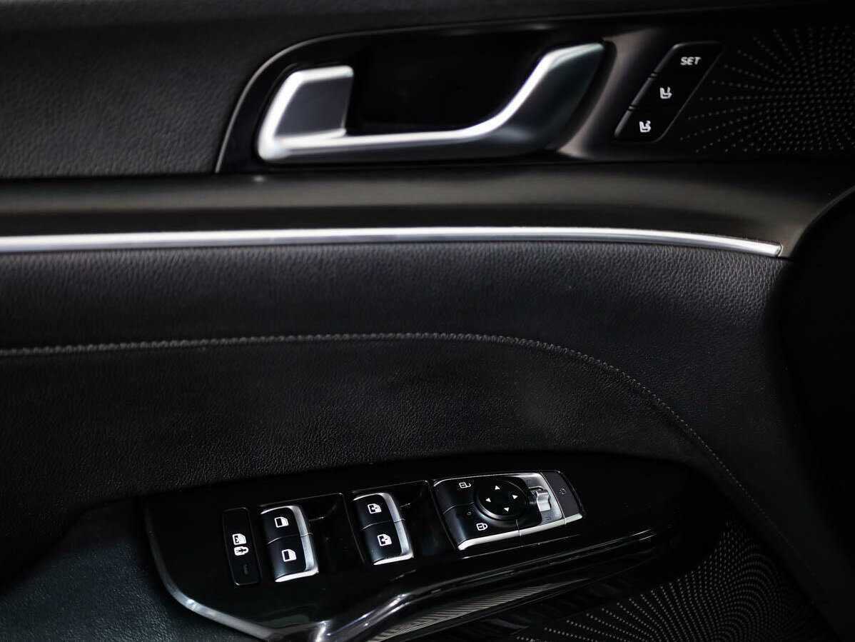 Купить Kia K5 с пробегом. Фото: #17