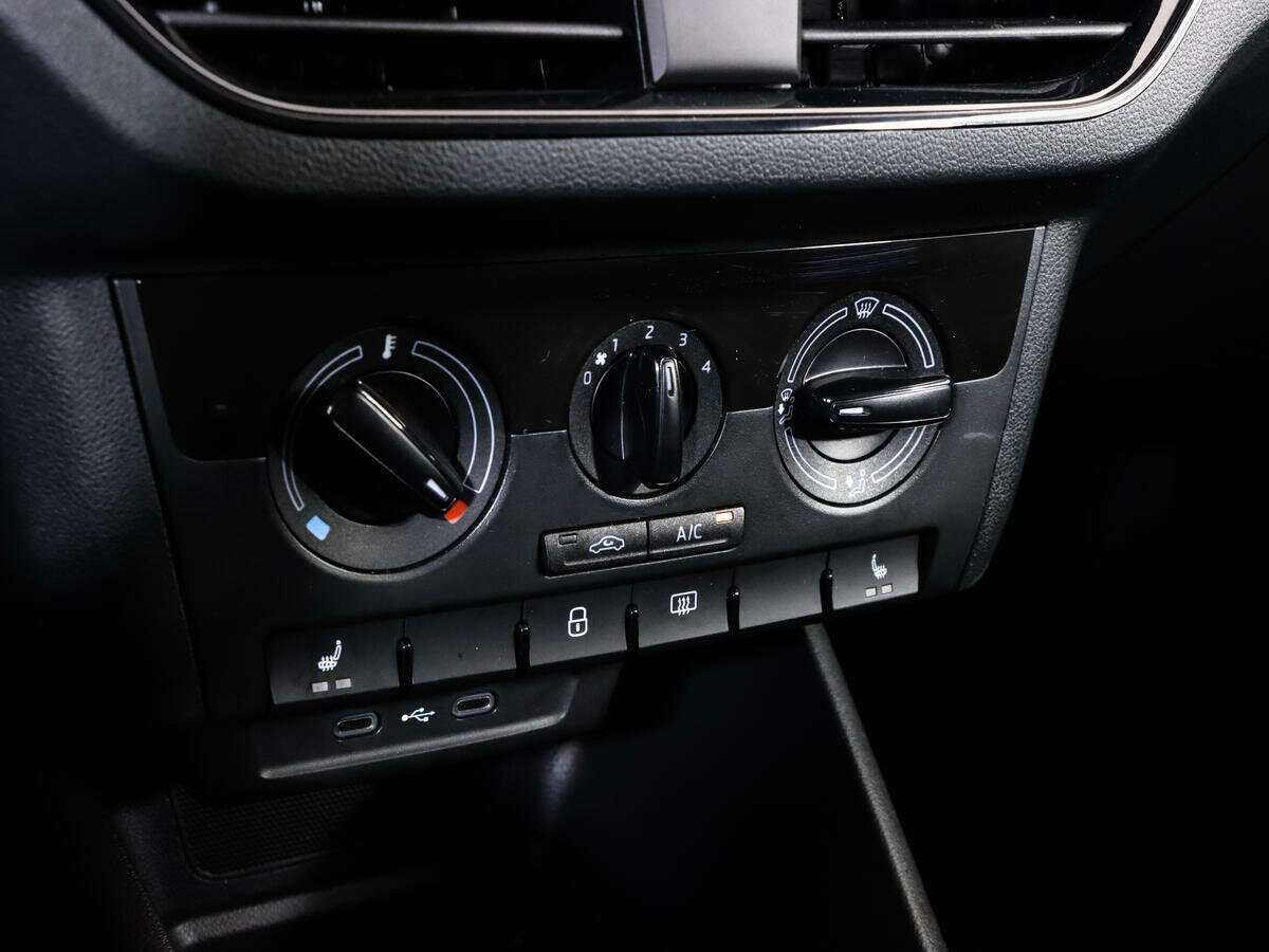 Купить Volkswagen Polo с пробегом. Фото: #10