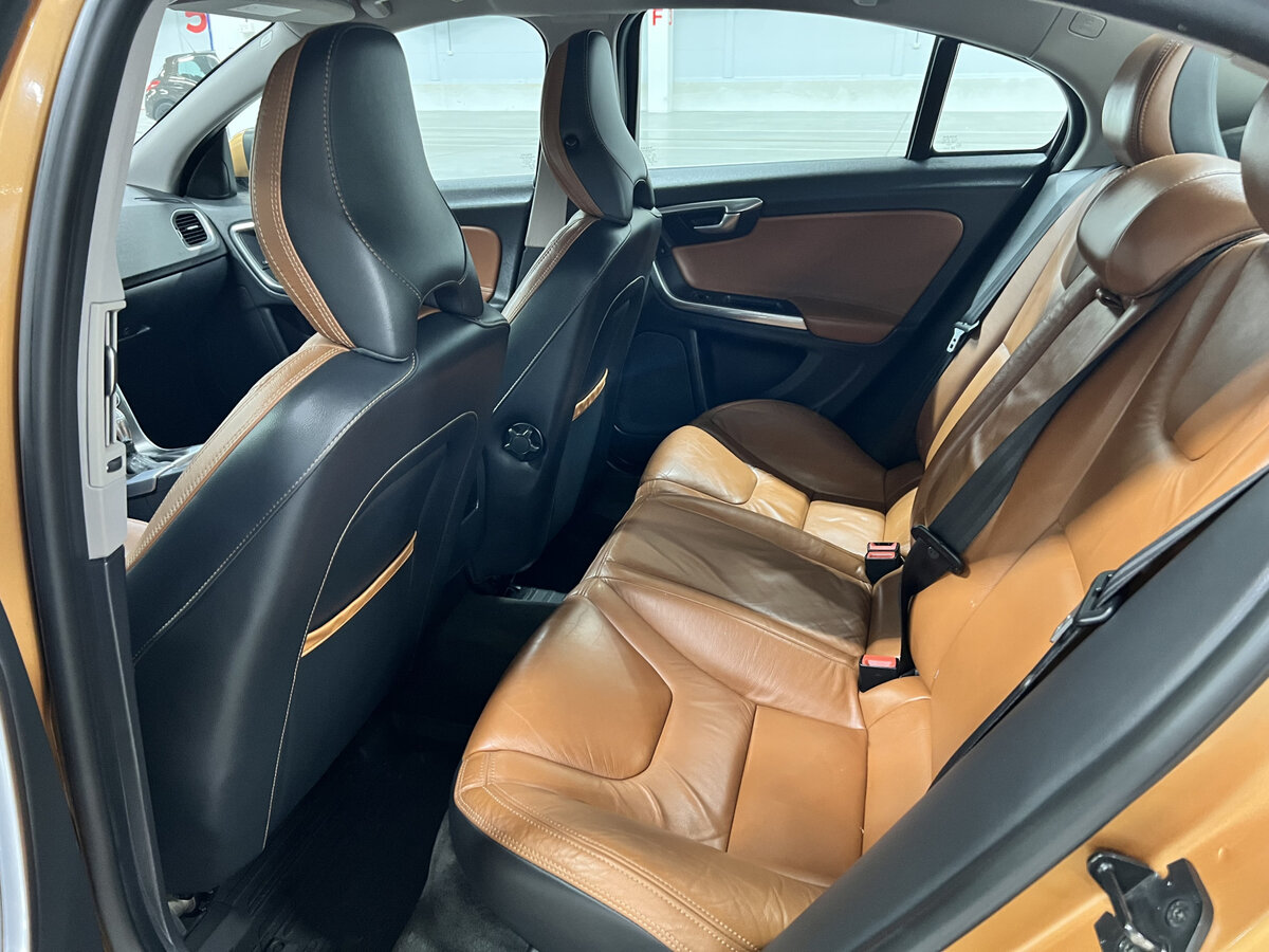 Купить Volvo S60 с пробегом. Фото: #11
