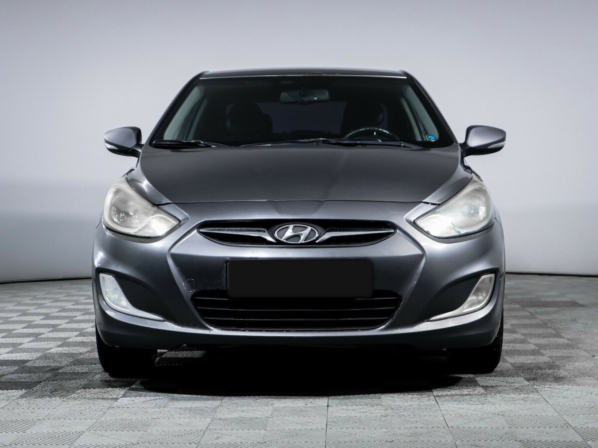 Купить Hyundai Solaris с пробегом. Фото: #1