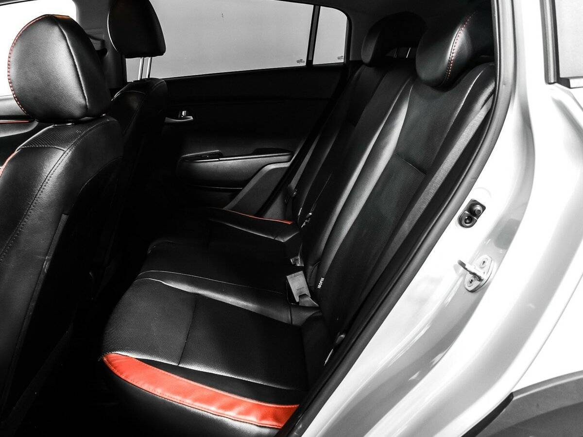 Купить Kia Rio с пробегом. Фото: #12