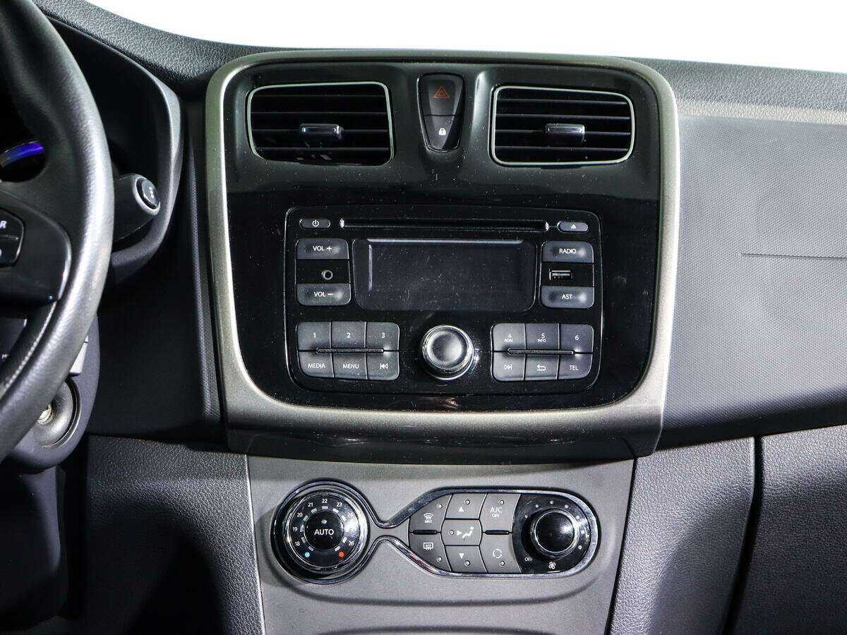 Купить Renault Sandero с пробегом. Фото: #10