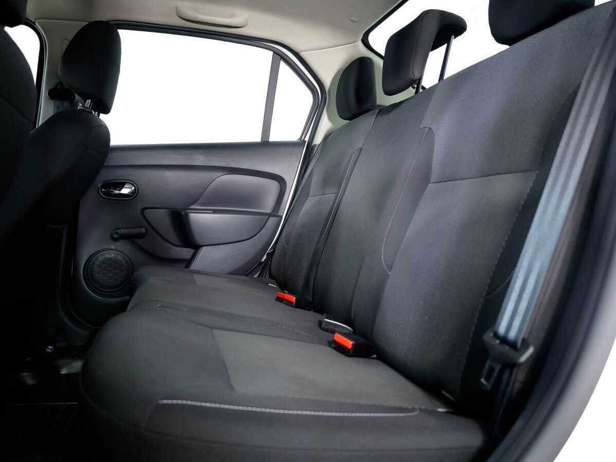 Купить Renault Logan с пробегом. Фото: #11