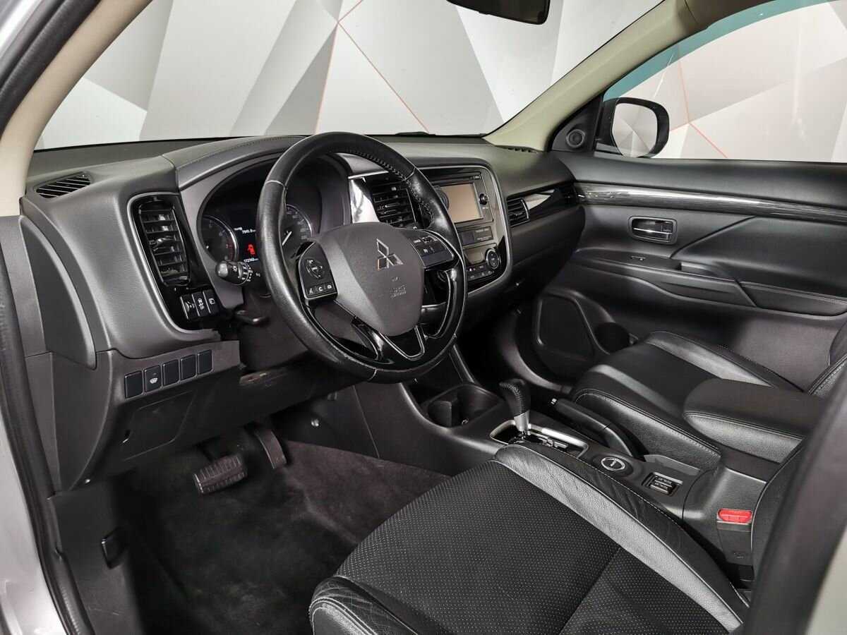 Купить Mitsubishi Outlander с пробегом. Фото: #13