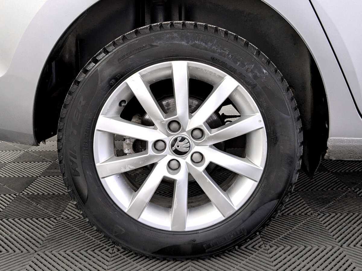 Купить Skoda Rapid с пробегом. Фото: #17