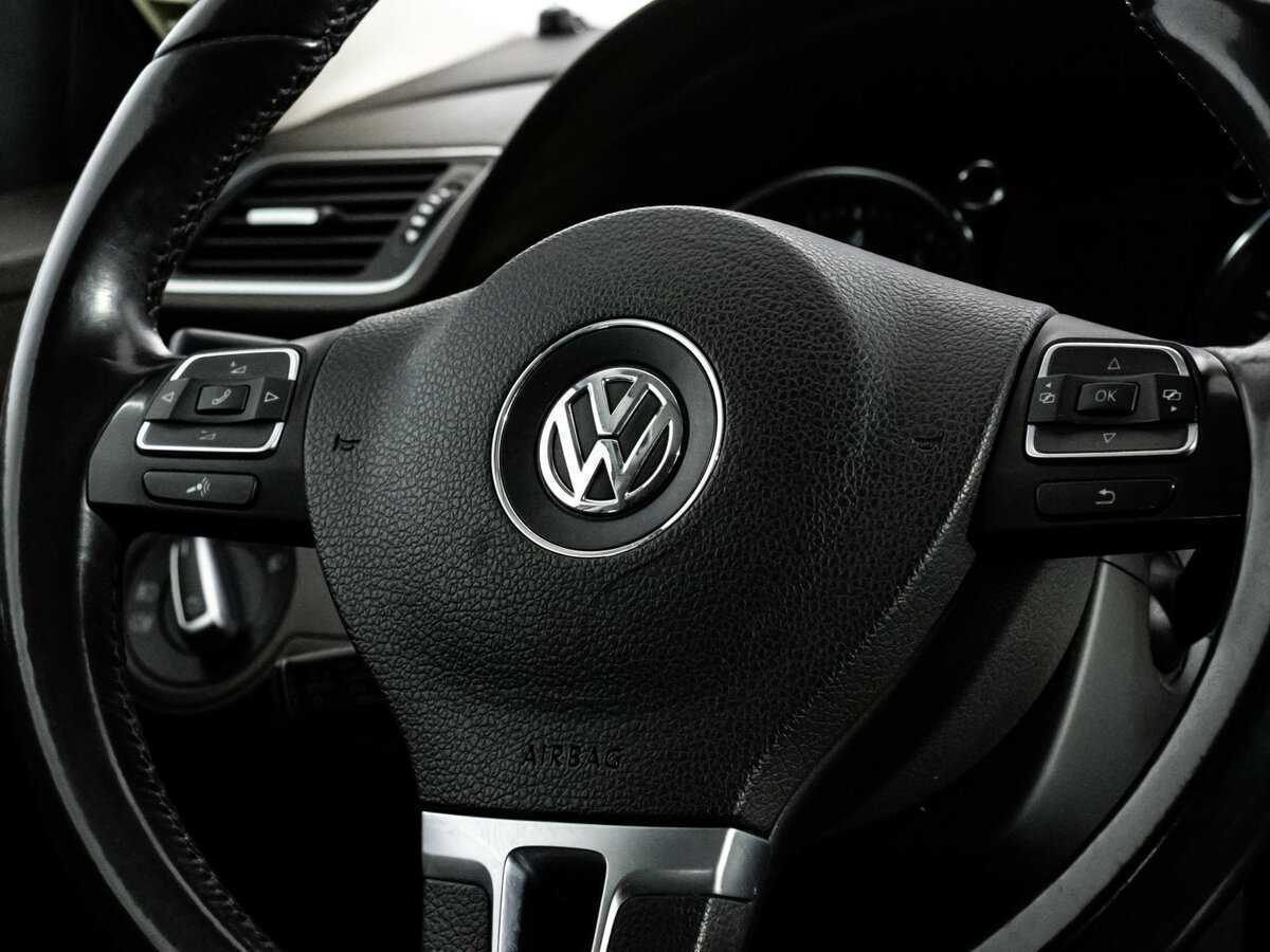 Купить Volkswagen Passat с пробегом. Фото: #9