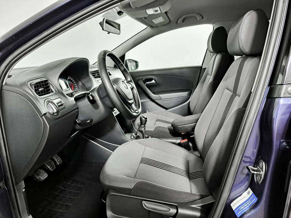 Купить Volkswagen Polo с пробегом. Фото: #11