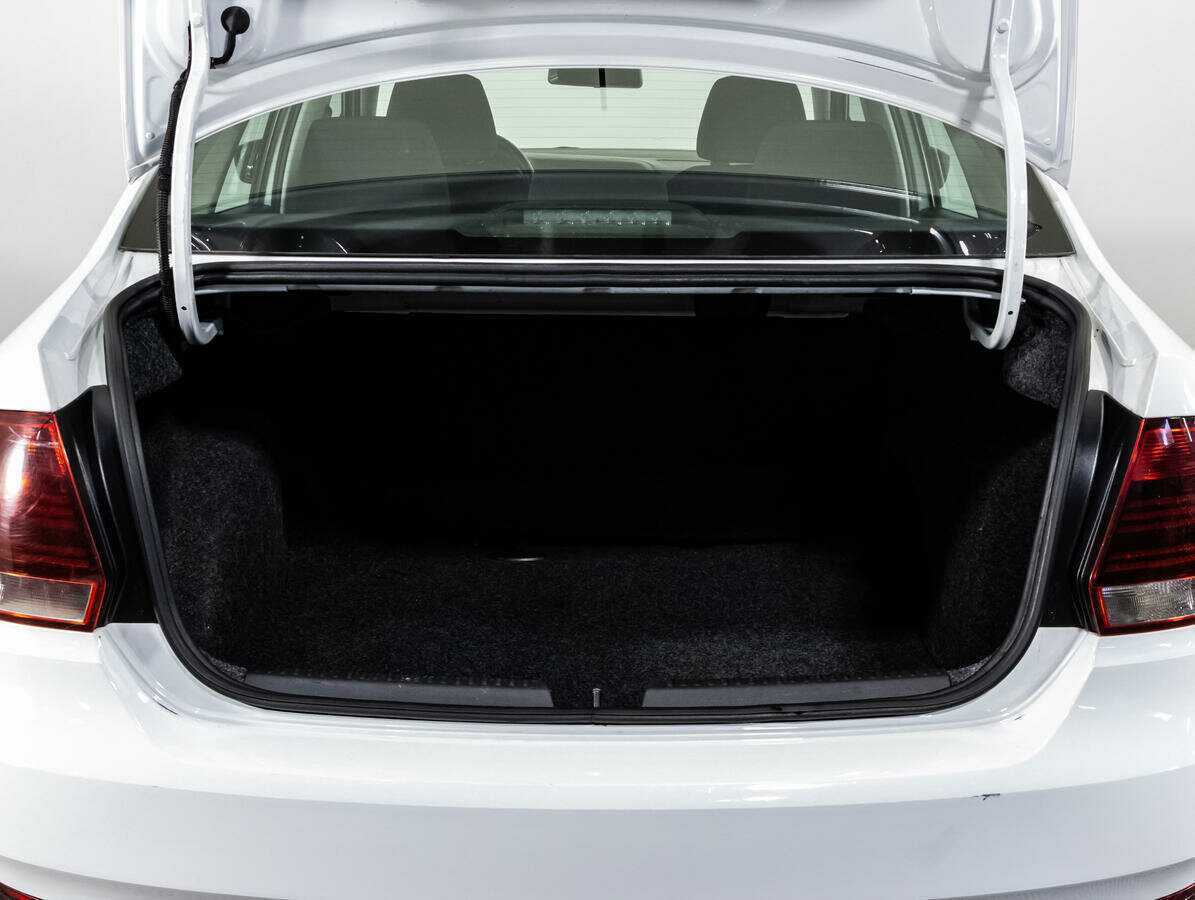 Купить Volkswagen Polo с пробегом. Фото: #15