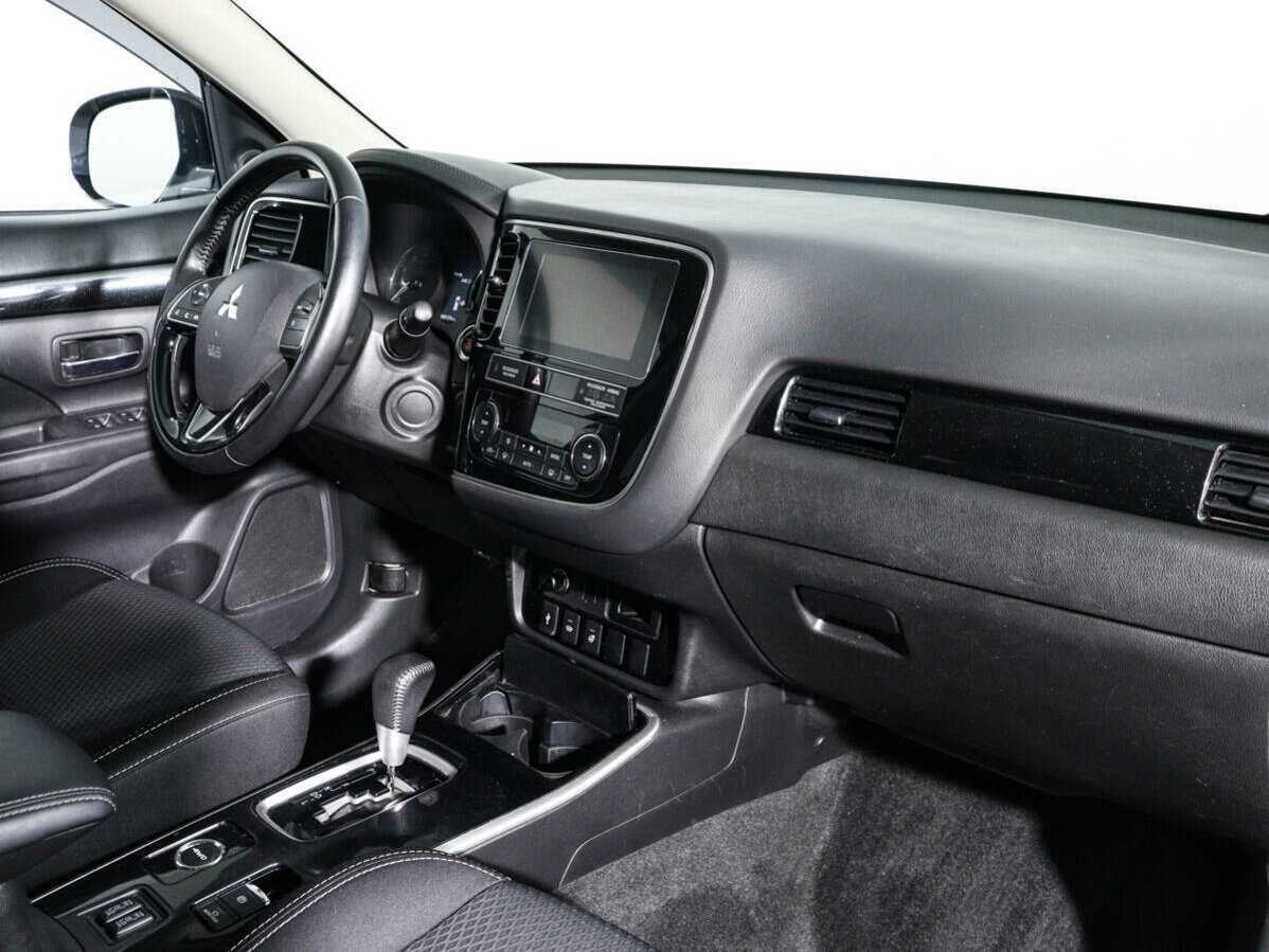 Купить Mitsubishi Outlander с пробегом. Фото: #8