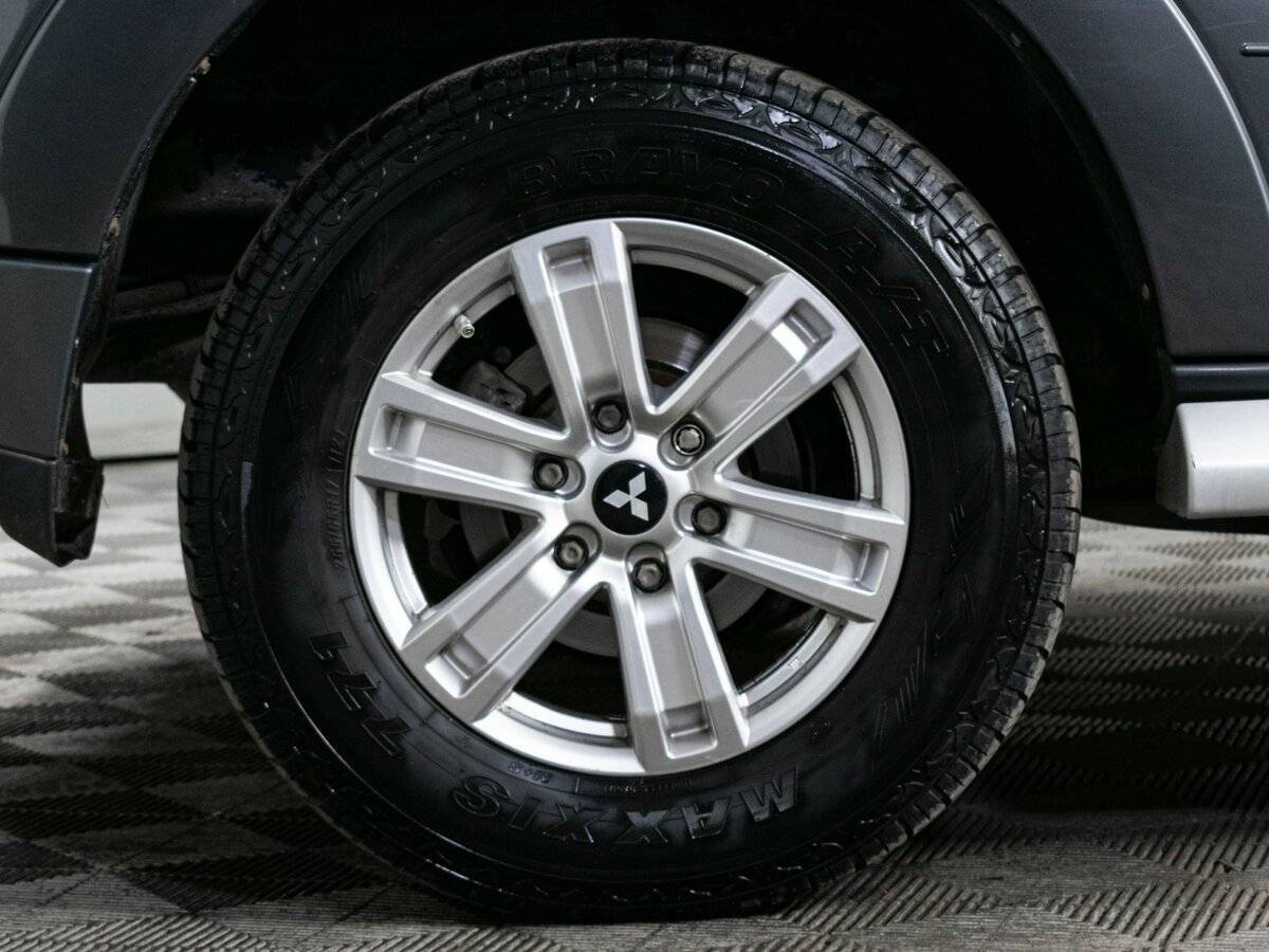 Купить Mitsubishi Pajero с пробегом. Фото: #16