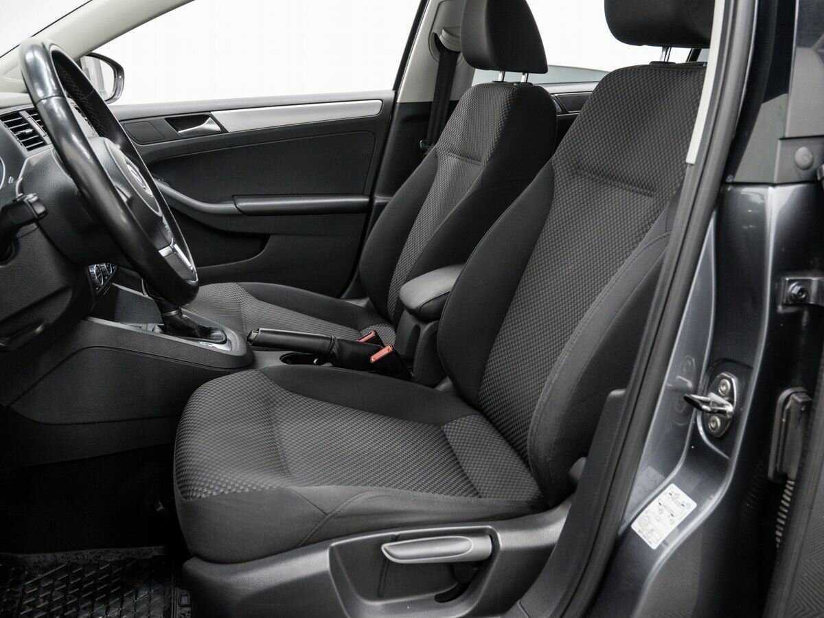 Купить Volkswagen Jetta с пробегом. Фото: #14
