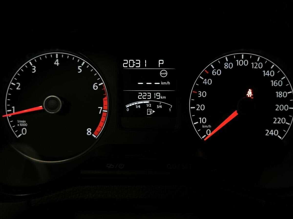Купить Volkswagen Polo с пробегом. Фото: #15
