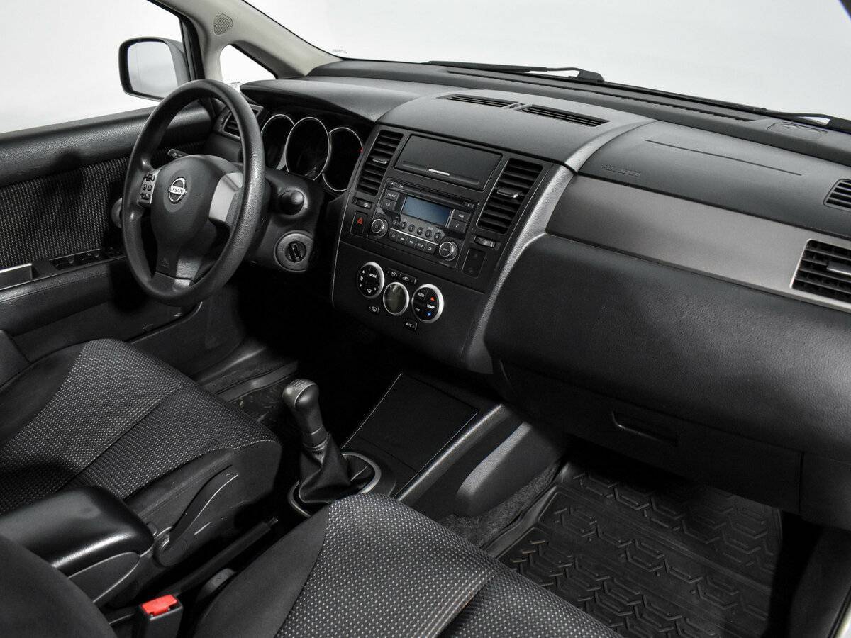 Купить Nissan Tiida с пробегом. Фото: #11