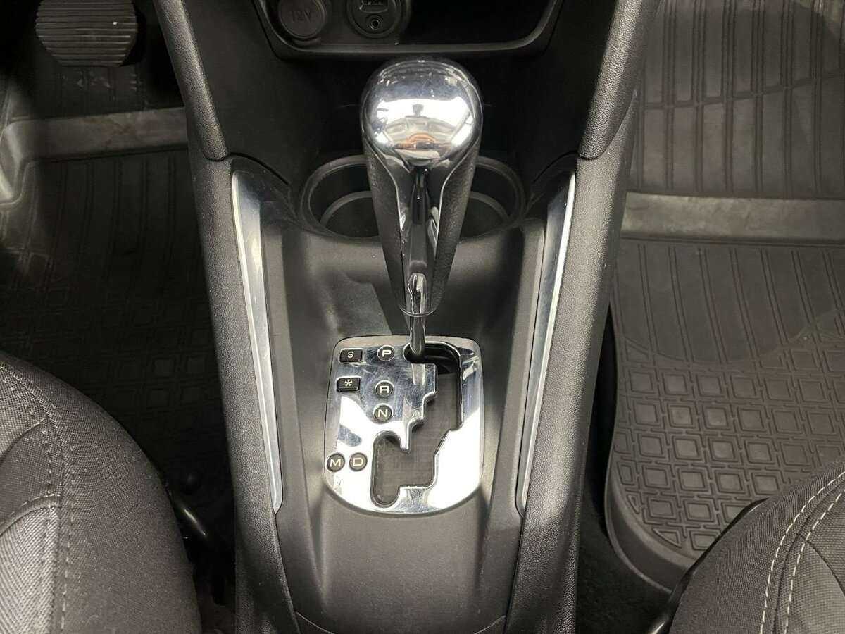 Купить Peugeot 208 с пробегом. Фото: #12