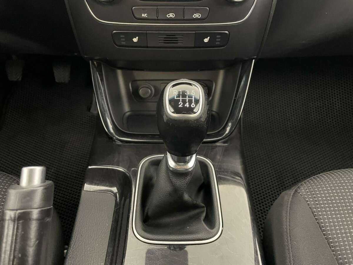 Купить Kia Sorento с пробегом. Фото: #12