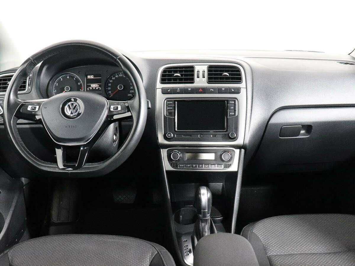 Купить Volkswagen Polo с пробегом. Фото: #10