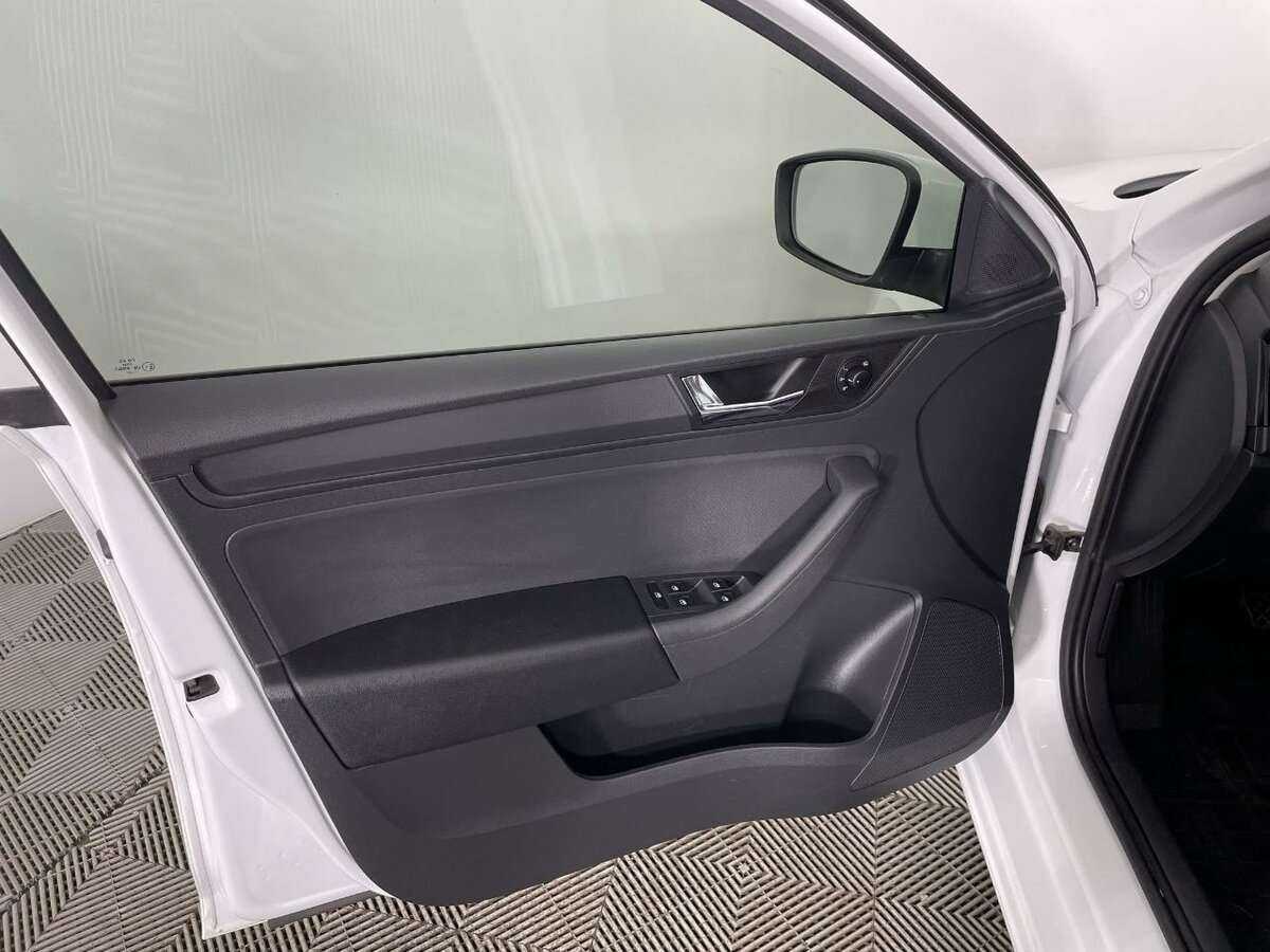 Купить Skoda Rapid с пробегом. Фото: #7