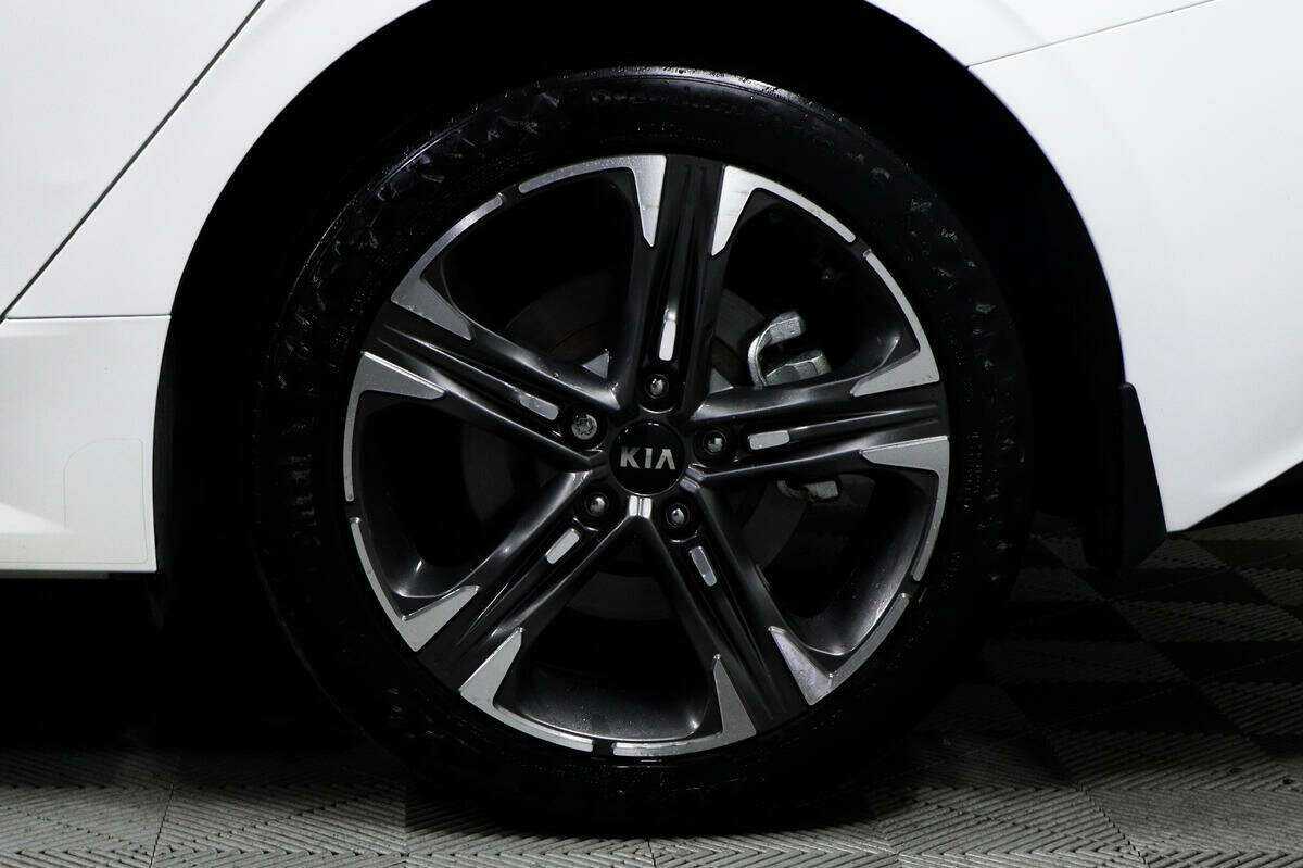 Купить Kia K5 с пробегом. Фото: #13