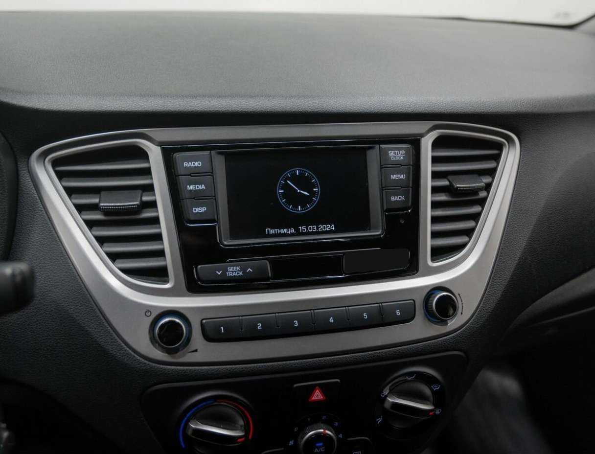 Купить Hyundai Solaris с пробегом. Фото: #15