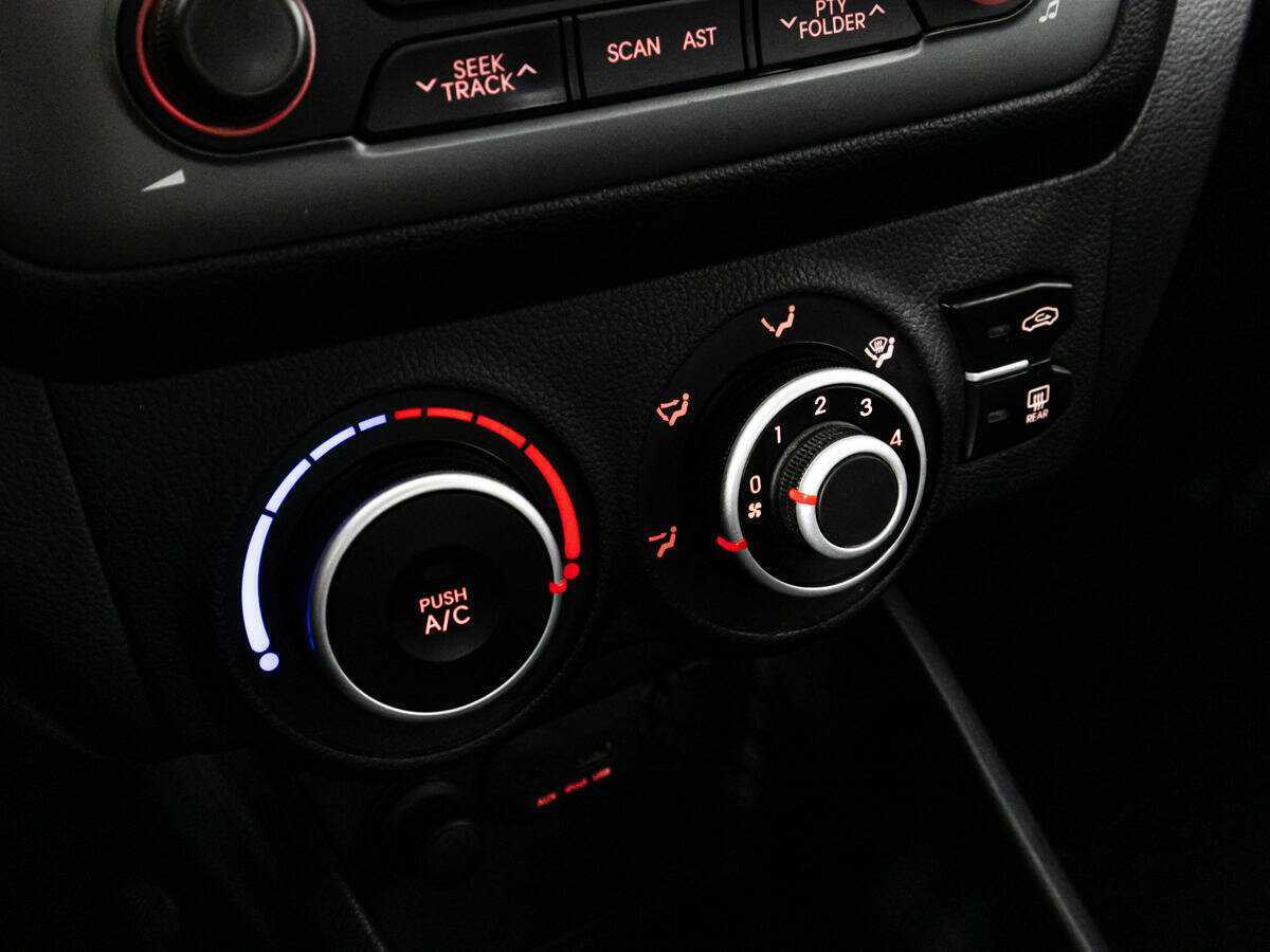 Купить Kia Rio с пробегом. Фото: #14