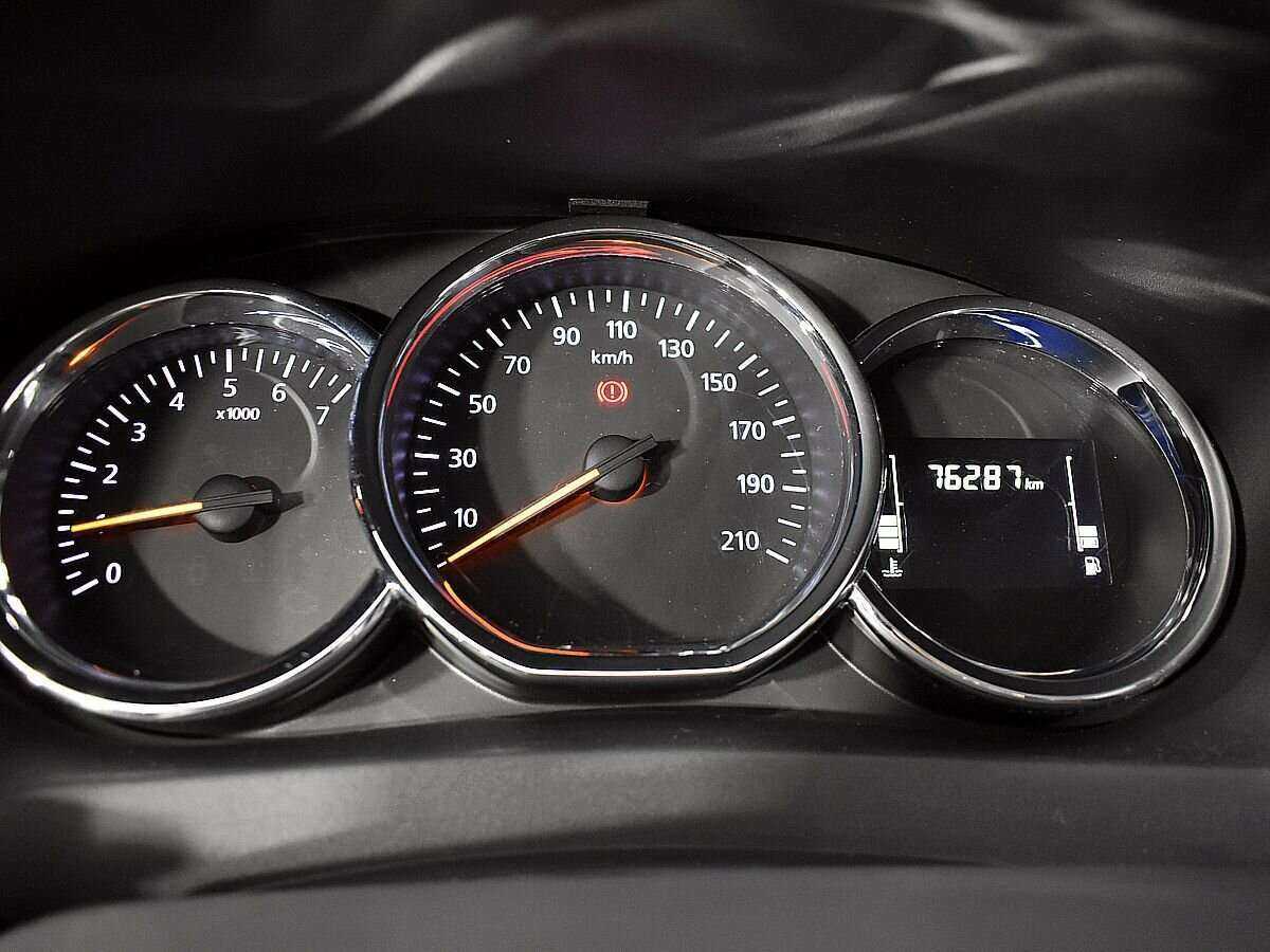 Купить Renault Sandero с пробегом. Фото: #10