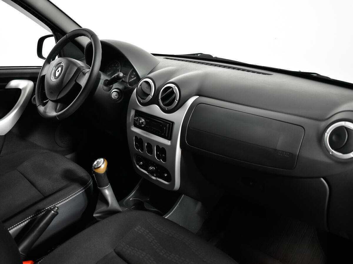 Купить Renault Sandero с пробегом. Фото: #8