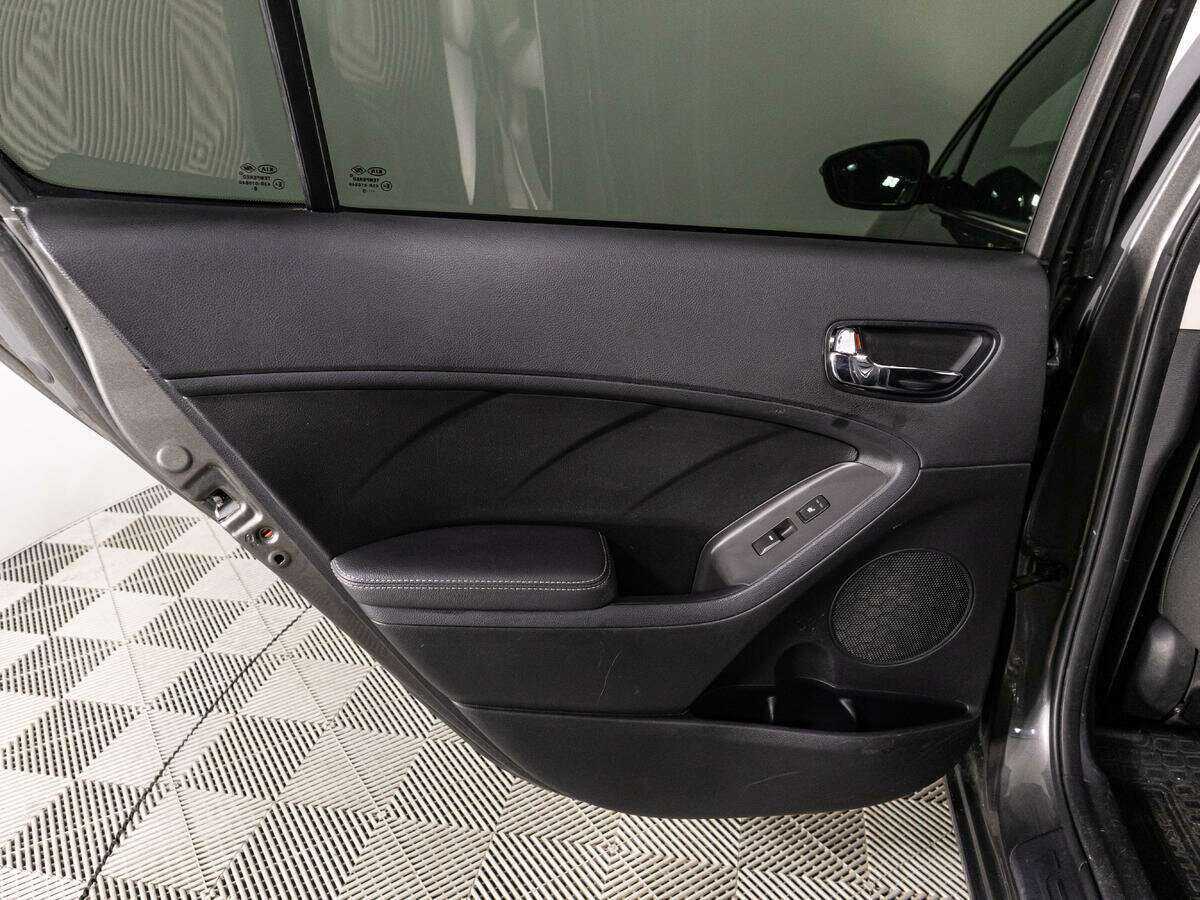 Купить Kia Cerato с пробегом. Фото: #24