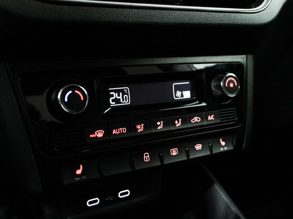 Купить Volkswagen Polo с пробегом. Фото: #14