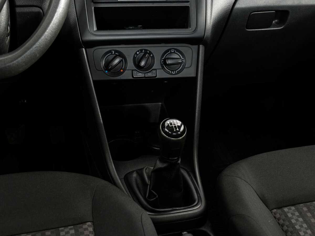 Купить Volkswagen Polo с пробегом. Фото: #9