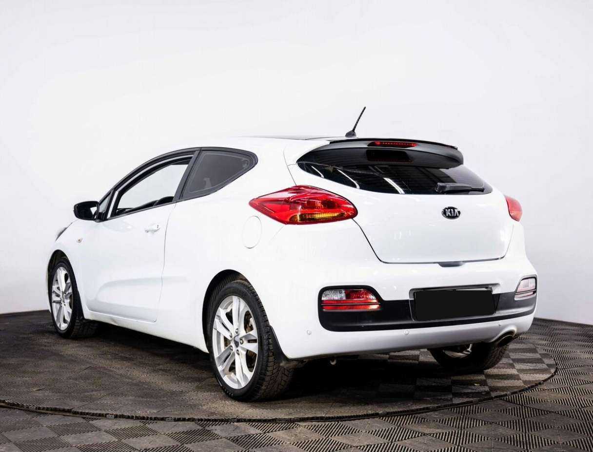 Купить Kia Ceed с пробегом. Фото: #3