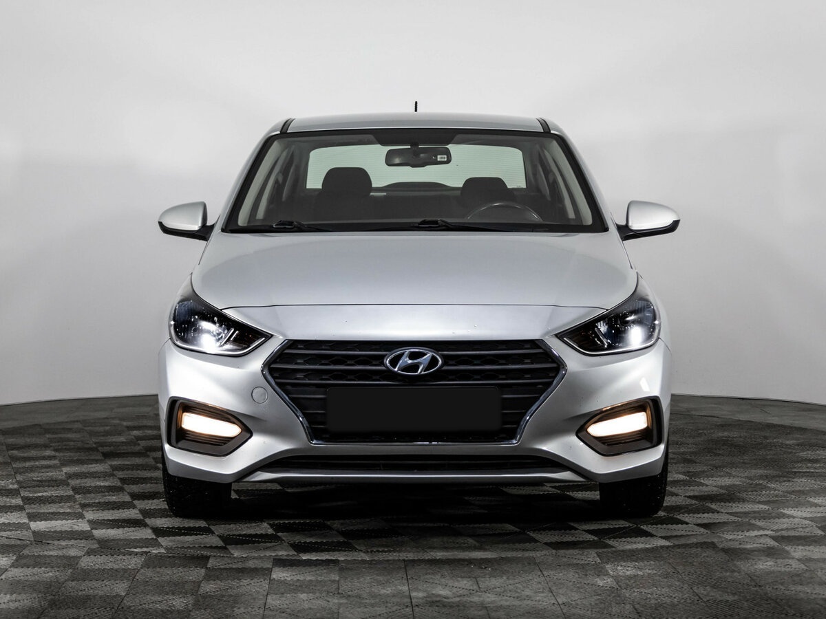 Купить Hyundai Solaris с пробегом. Фото: #1
