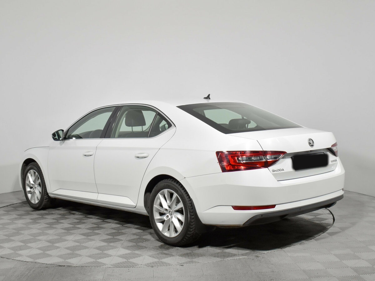 Купить Skoda Superb с пробегом. Фото: #5