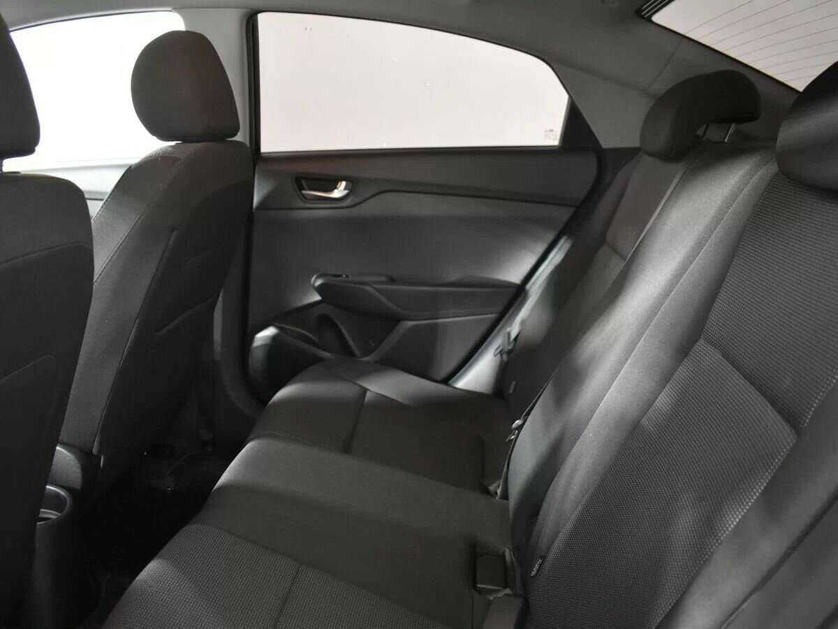 Купить Hyundai Solaris с пробегом. Фото: #4