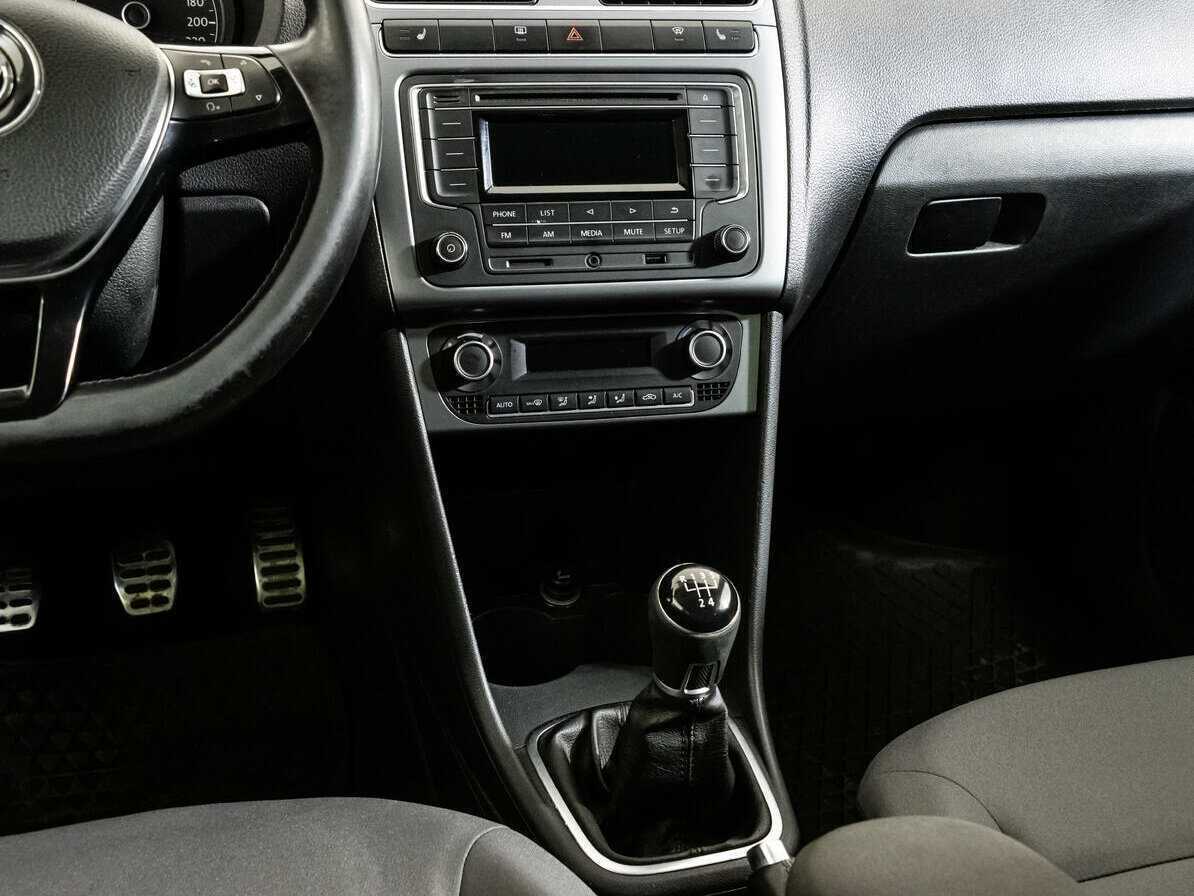 Купить Volkswagen Polo с пробегом. Фото: #10
