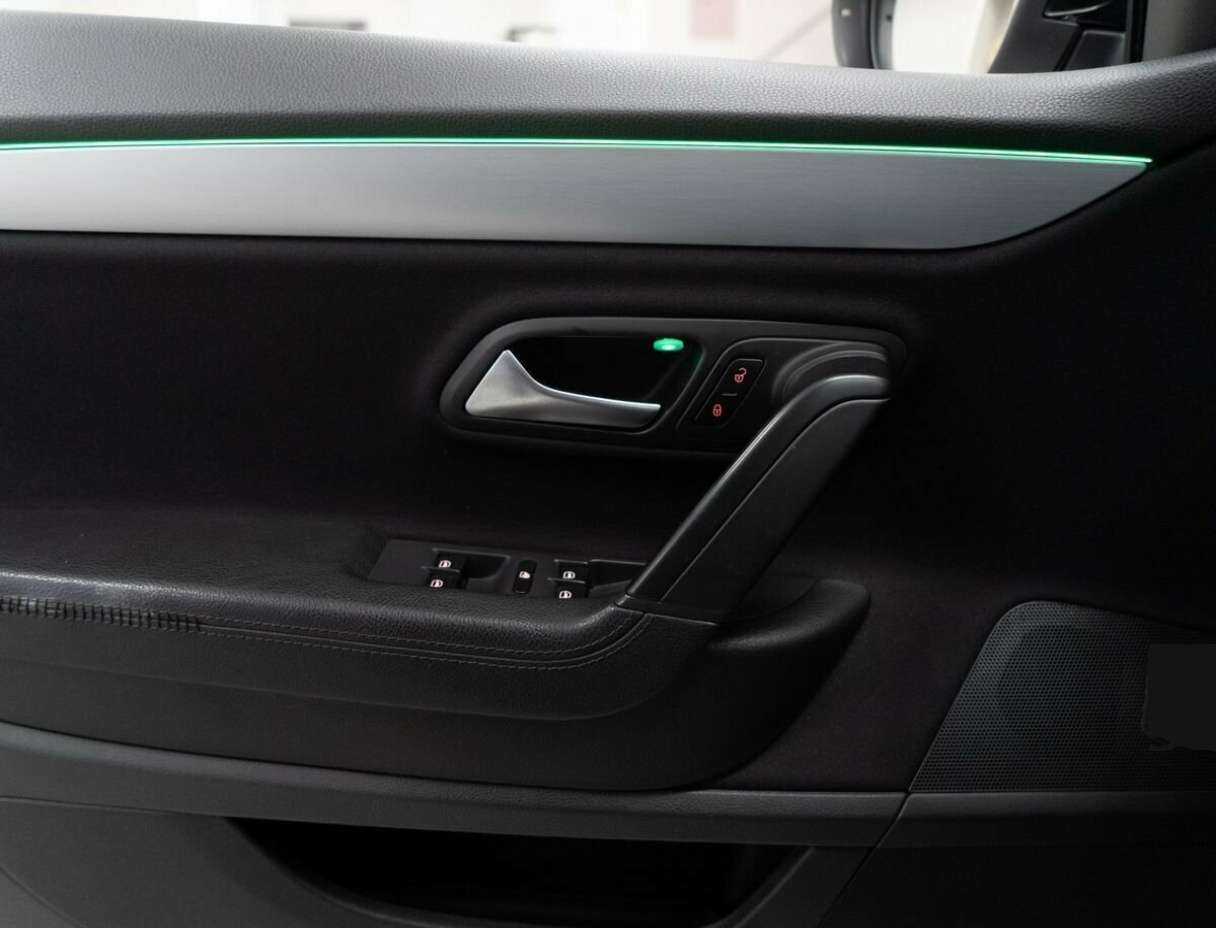 Купить Volkswagen Passat CC с пробегом. Фото: #14