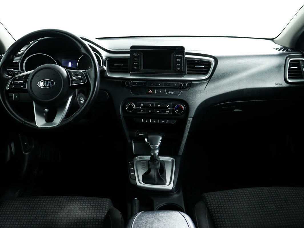 Купить Kia Ceed с пробегом. Фото: #10